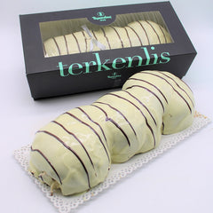 "Tsoureki" with chestnut cream